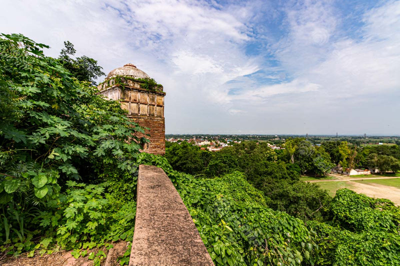 Chunar Fort Terrace: Scenic View of Banaras with Trees and Greenery in Uttar Pradesh