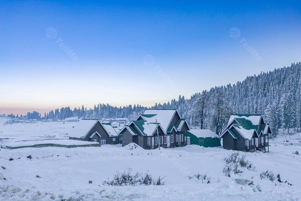 Resorts in the Snow: Secluded Winter Retreats in Gulmarg, Kashmir, India