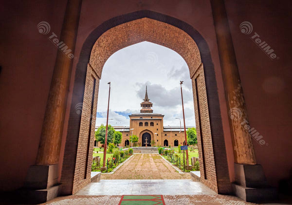 Jamia Masjid Srinagar: Largest Mosque in Kashmir Valley